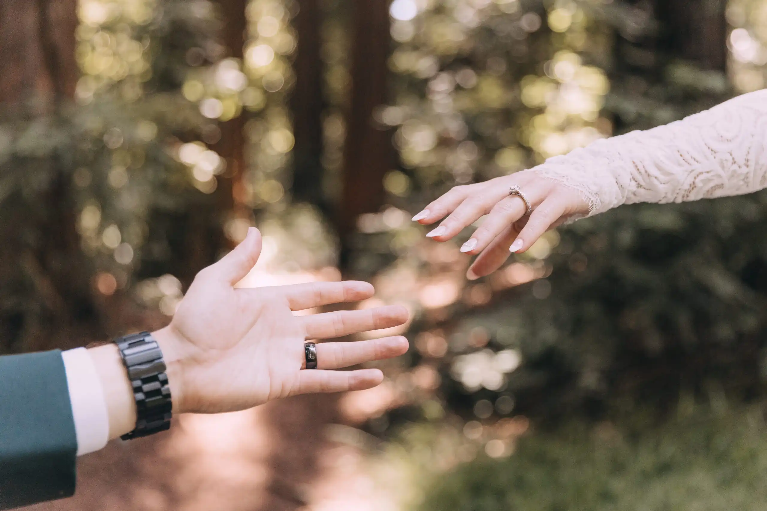 wedding-rings-flatlay-photography